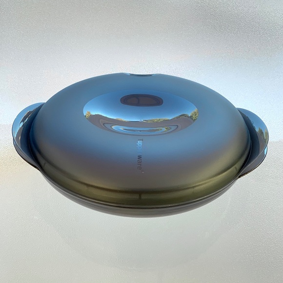 Tupperware Oval Heat N Serve Dark Gray Microwave Container and Lid - Picture 3 of 8